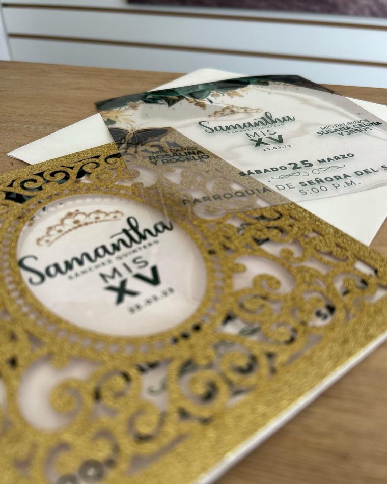 Invitación acrílica personalizada